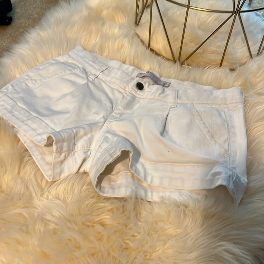 Old Navy short shorts - size medium - white